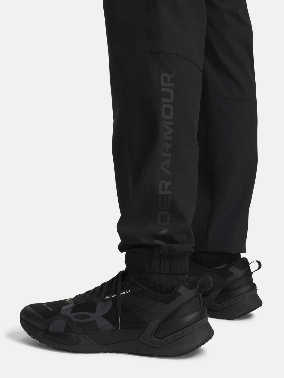 Under Armour Férfi sportnadrág UA Tech Utility Woven fekete nadrág