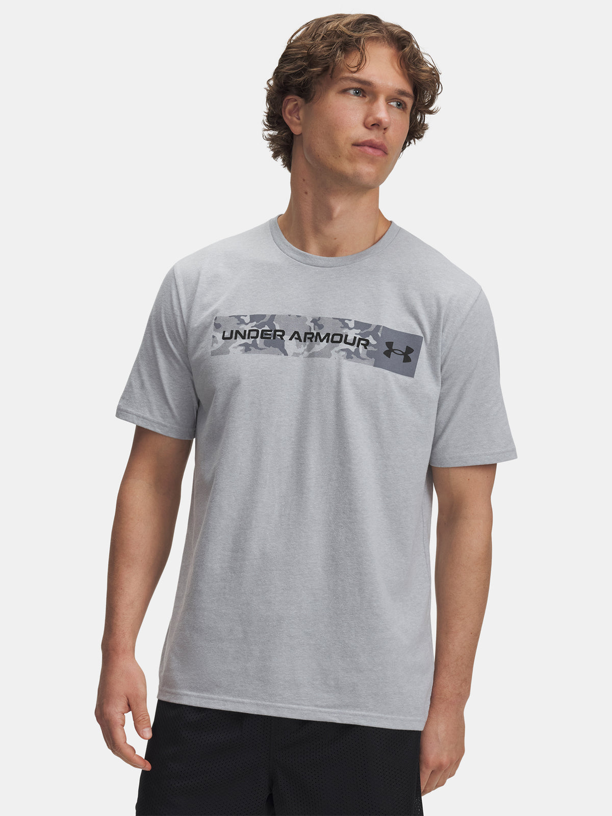 Under Armour Férfi UA CAMO CHEST STRIPE SS-GRY póló