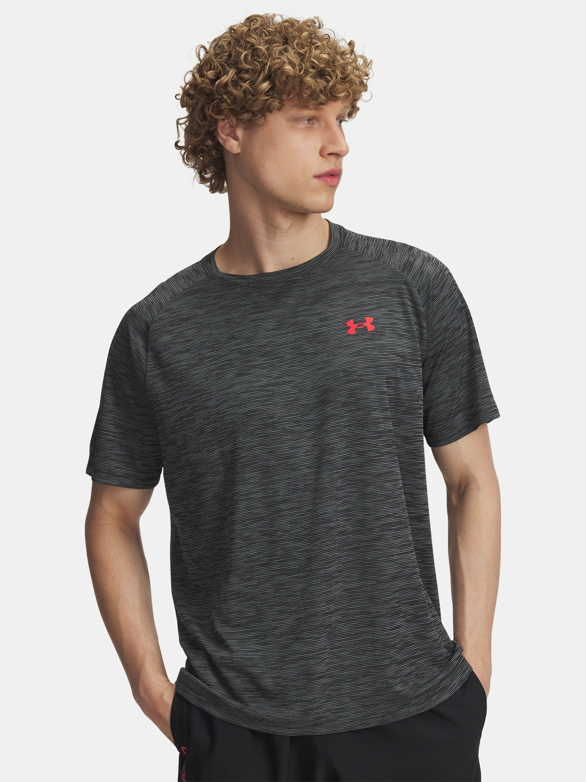 Under Armour Férfi UA Tech Textured SS-BLK póló