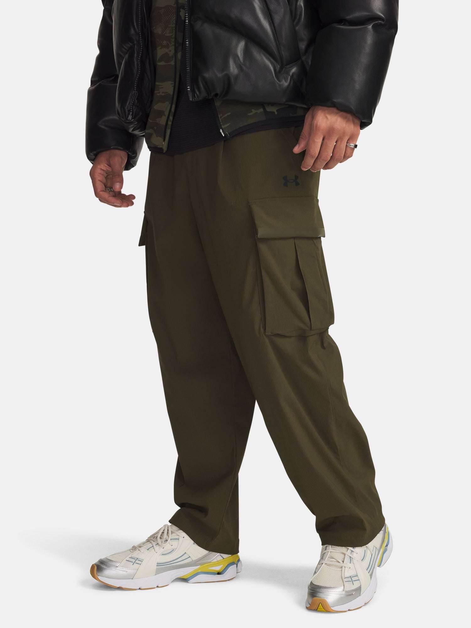 Under Armour Férfi UA UNSTPBLE TXTR WOVEN CARGO-GRN sportnadrág nadrág