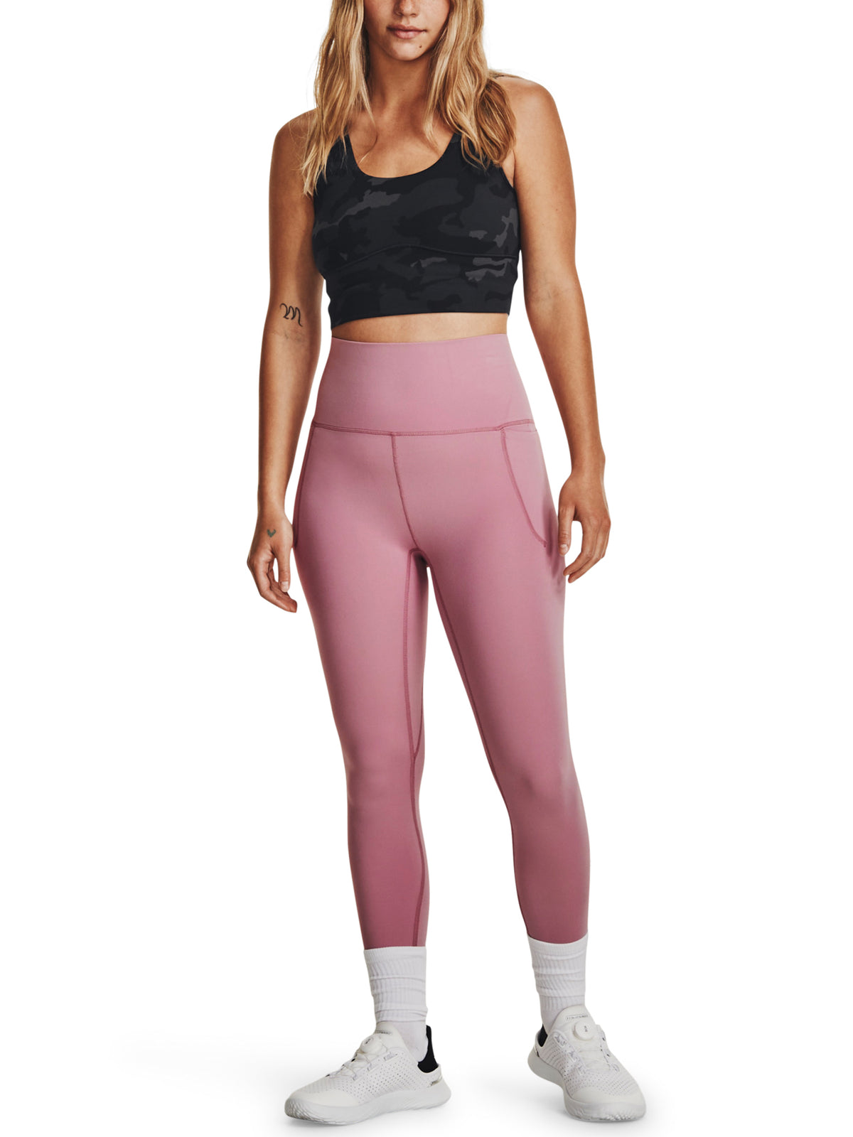 Under Armour Nõi trikó Meridian Fitted CropTankPrnt fekete sportmelltartó