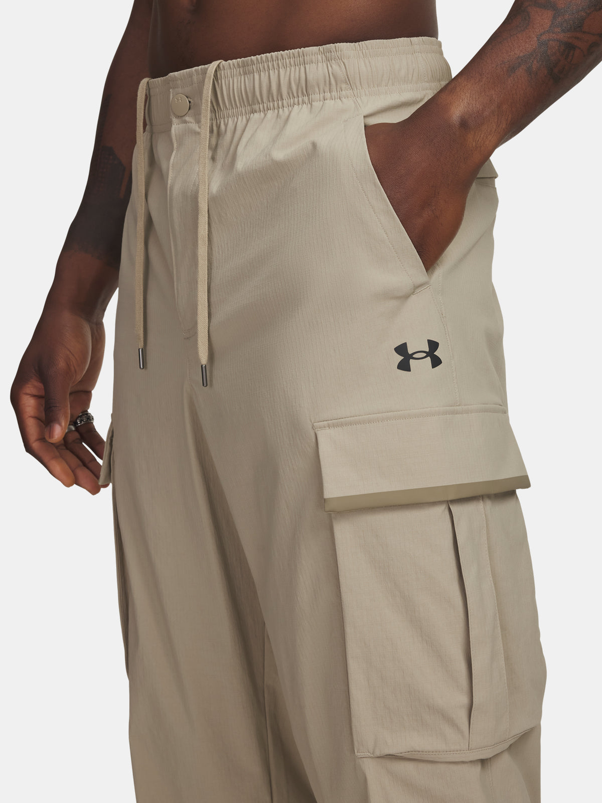 Under Armour Pánské sportovní kalhoty UA UNSTPBLE TXTR WOVEN CARGO-BRN sporttáska