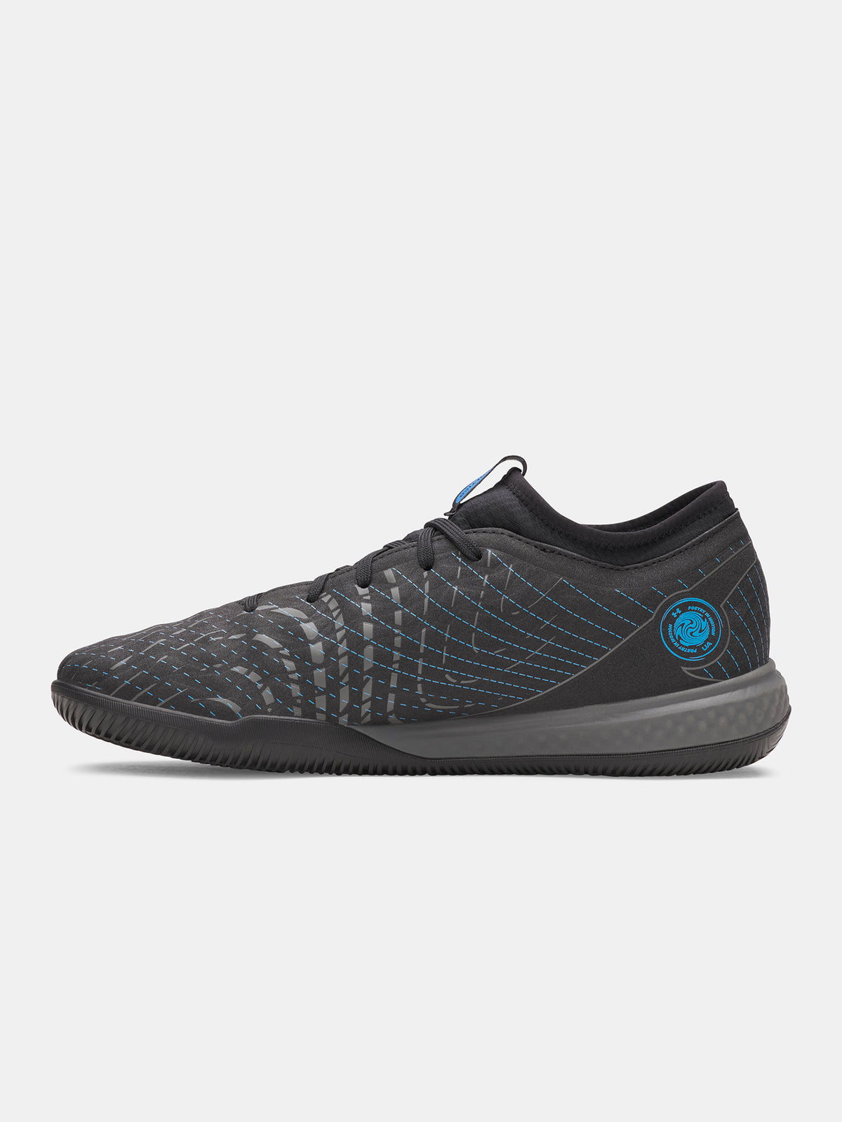 Under Armour Unisex teremcipő UA U Magnetico Select 5 IN-BLK edzőcipő