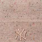 New Era Women’s Glitter Beanie New York Yankees Hat Beige bézs kötött sapka 60691293