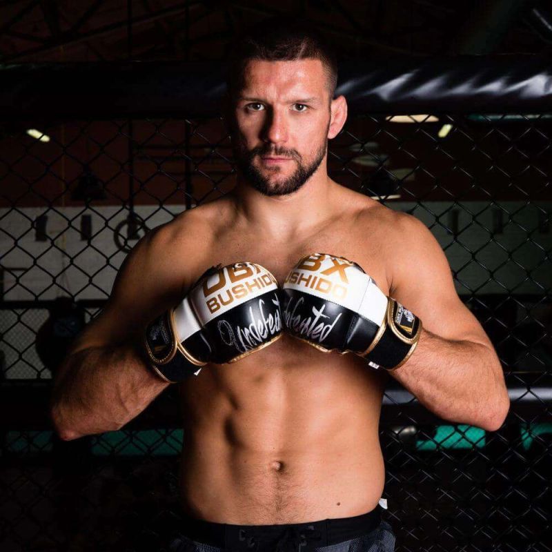 DBX Bushido MMAsparring gloves S/M - Undefeated - Valor Series l/xl kesztyű