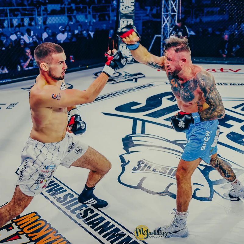 DBX Bushido MMAsparring gloves L/XL - Phantom - Valor Series | piros ruházat MMA-Phantom-Red-L/XL