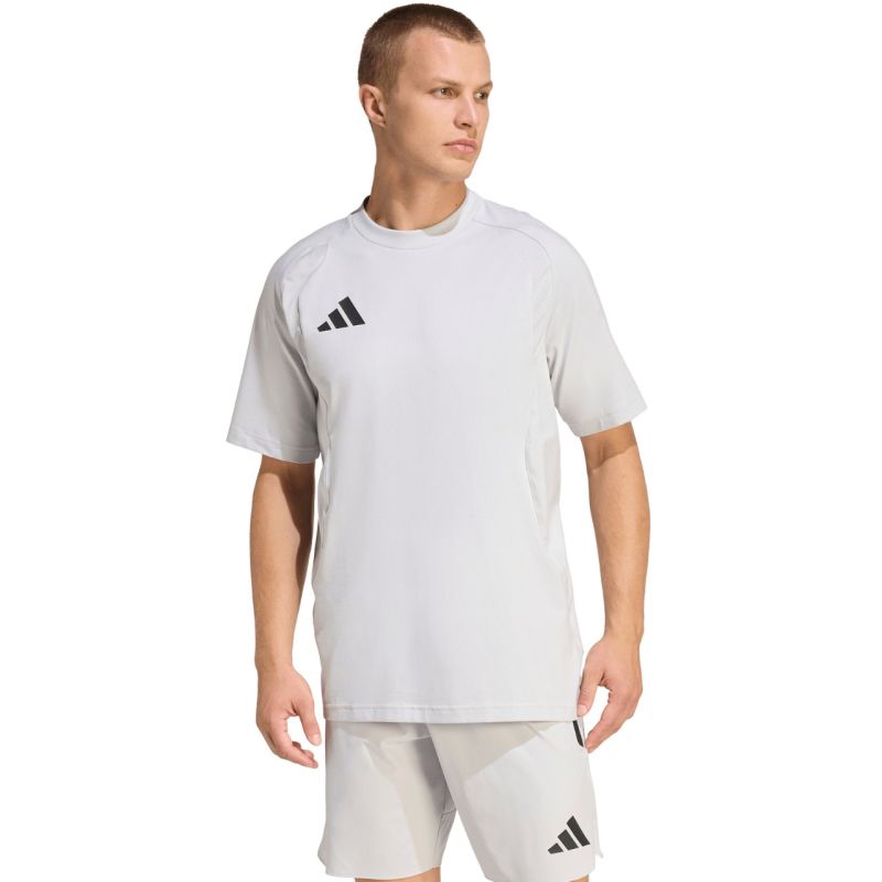 Adidas Men's Tiro 26 Travel Tee light szürke póló