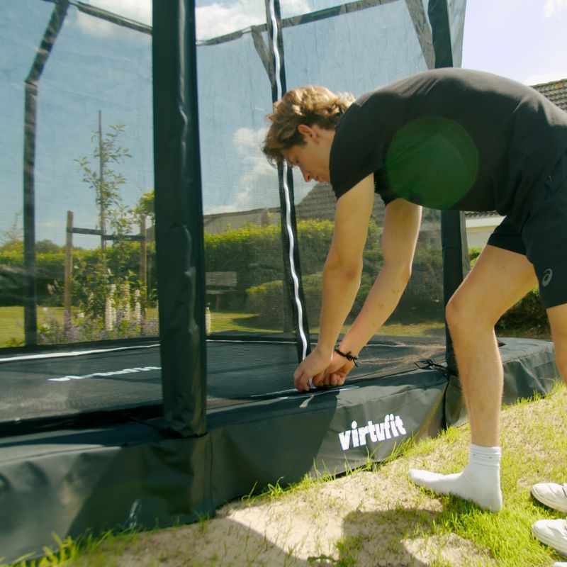 VIRTUFIT GARDEN TRAMPOLINE FOR BUILDING IN 244 x 366 CM WITH NET fekete futócipő