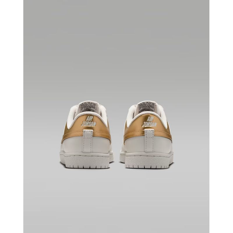 Nike WMNS AIR JORDAN SKYLINE LOW LE women's ( ) cipő IQ6586-100
