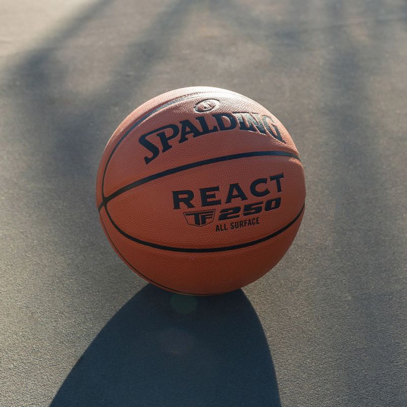 Spalding React TF-250 Basketball barna labda