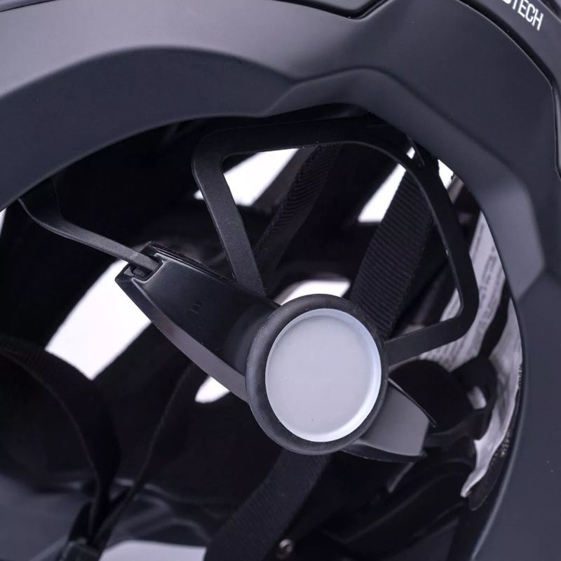Radvik Fulljack helmet fekete protectors and knee pads