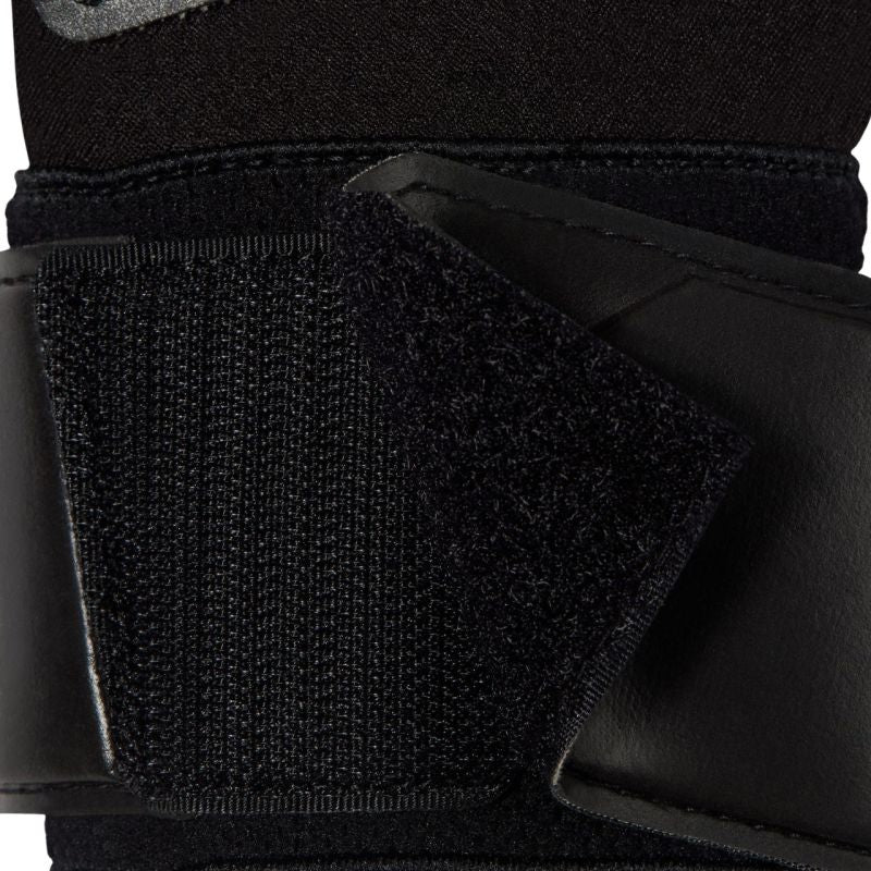 Nike Grip3 Goalkeeper Gloves Black, Red, and fehér ruházat