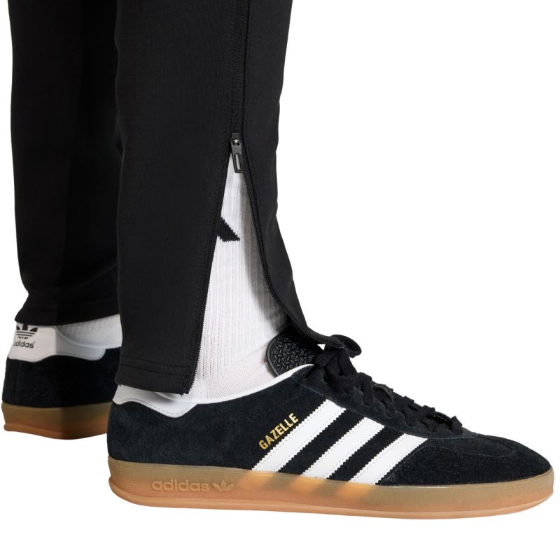 Men's adidas Tiro 26 Travel Sweat black KF6072 fekete melegítőnadrág