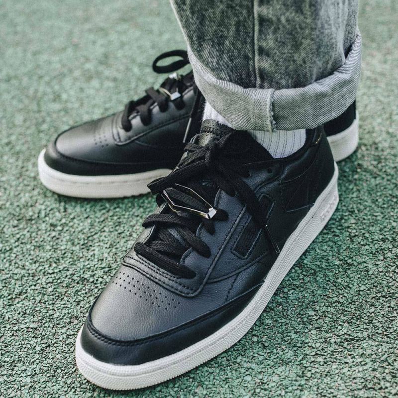 Reebok Women's black Club C 85 Hardware sneakers (BS9596) Cipő