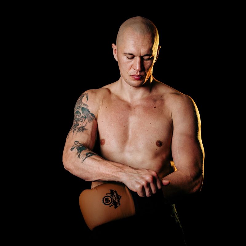 DBX Bushido SOVEREIGN Multi-Layer Leather Boxing Gloves - Legacy Series | kesztyű