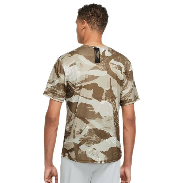 Nike Dri-FIT Miler Short-Sleeve Camo Running Póló - Sportmania.hu