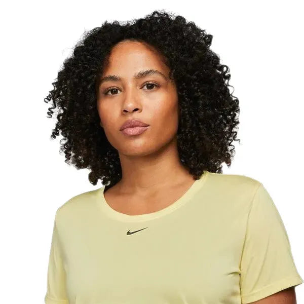 Nike_ Nike Dri-FIT One-Women\'s Standard Fit Short-Sleeve Top Póló - Sportmania.hu