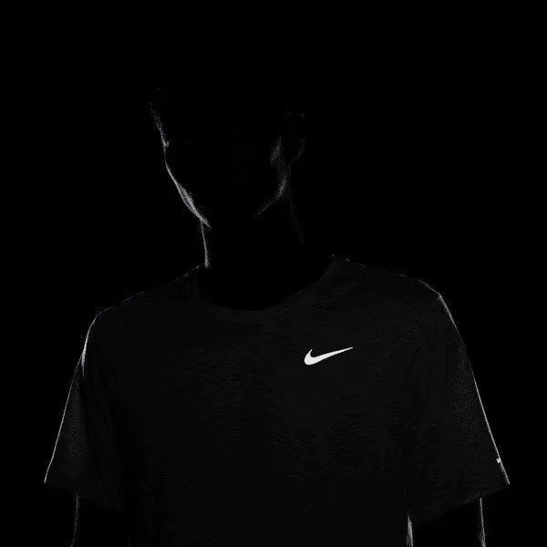 Nike_ Nike Dri-FIT Run Division Men\'s Sho Póló - Sportmania.hu