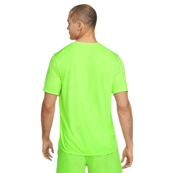 Nike_ Nike Dri-FIT Run Division Men\'s Sho Póló - Sportmania.hu