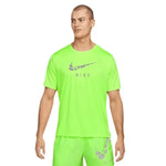 Nike_ Nike Dri-FIT Run Division Men\'s Sho Póló - Sportmania.hu