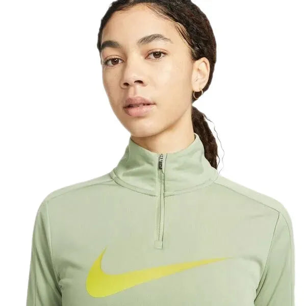 Nike_ Nike Dri-FIT Swoosh-Women\'s 1/4-Zip Long-Sleeve Running Mid Layer Pulóver - Sportmania.hu
