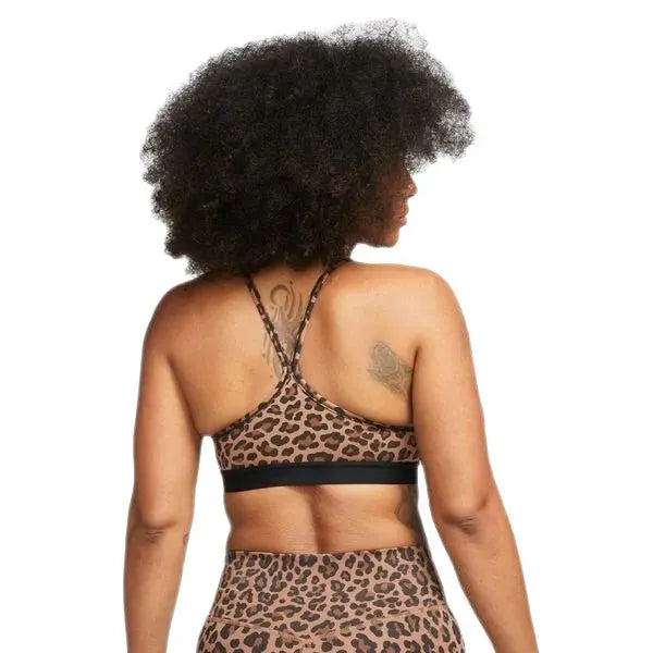Nike_ Nike Indy-Womens Light-Support 1-Piece Pad V-Neck Leopard Print Sports Bra Sportmelltartó - Sportmania.hu