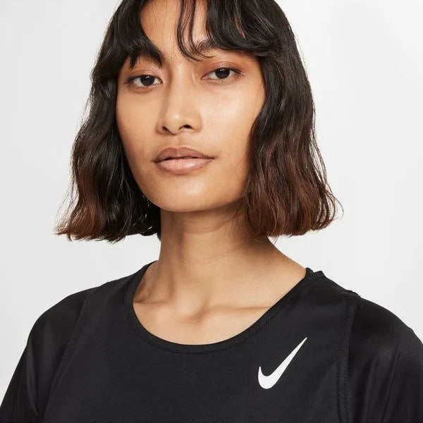 Nike NOS DRI-FIT RACE WOMEN"S SHOR Póló - Sportmania.hu